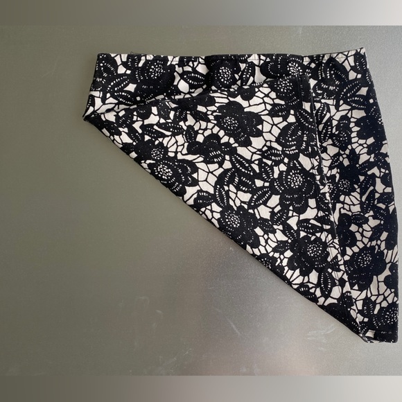 Mini skirt! - Picture 3 of 3